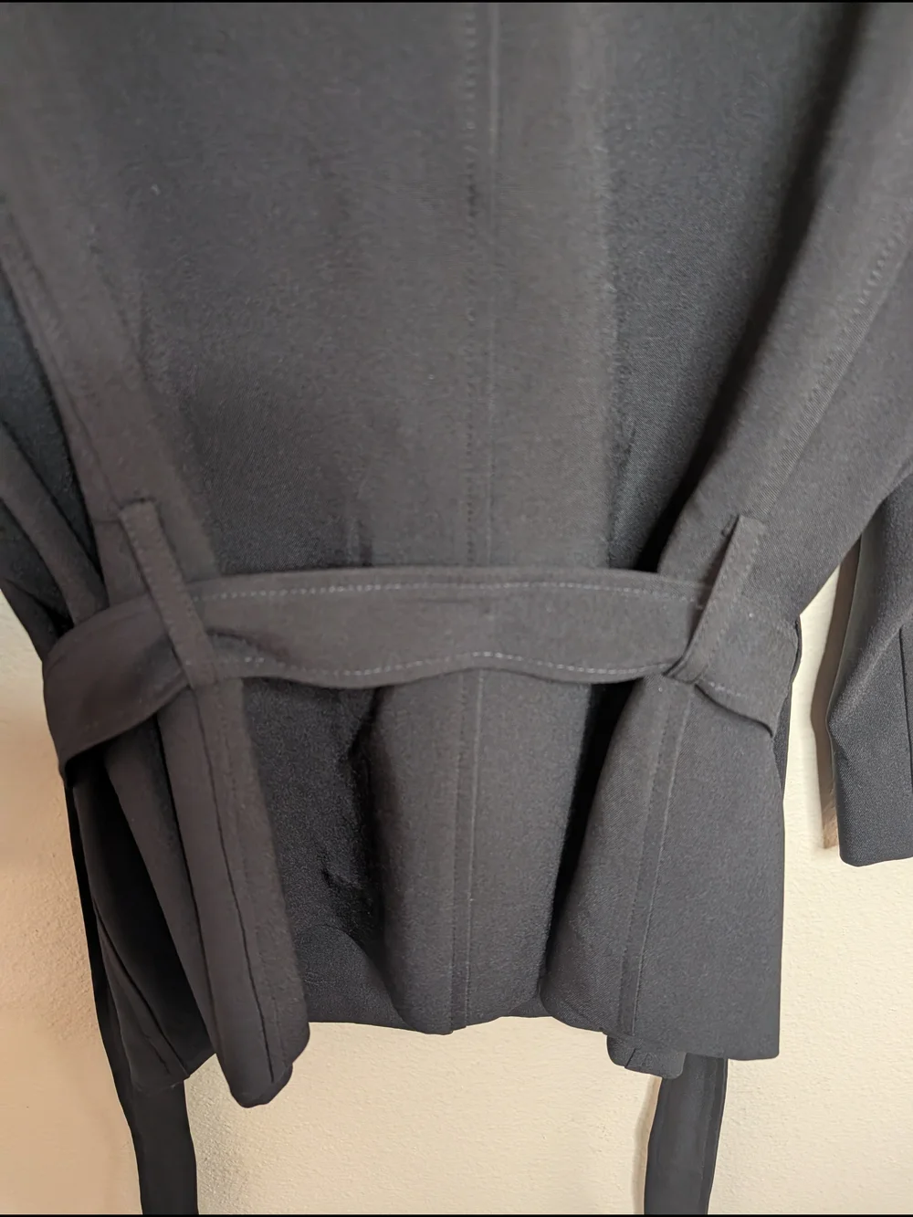 T. Milano Stretch Black Cropped Jacket Size 18 Ruffle Collar Tie Belt